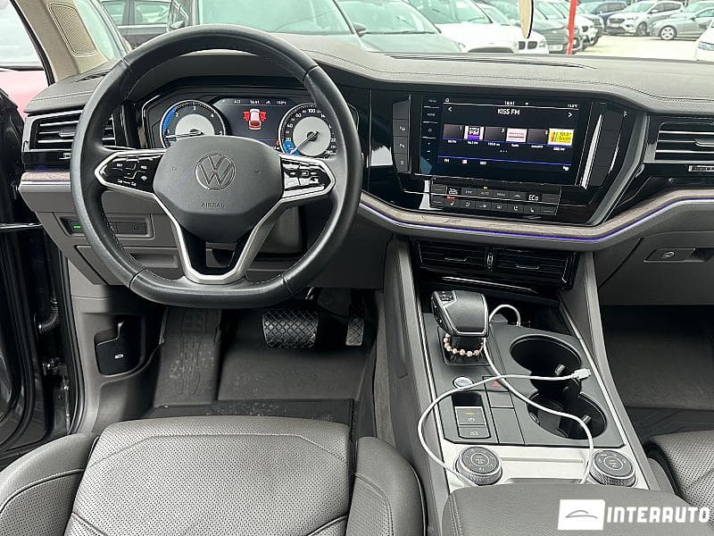 2021 Volkswagen Touareg — Miniatură 5