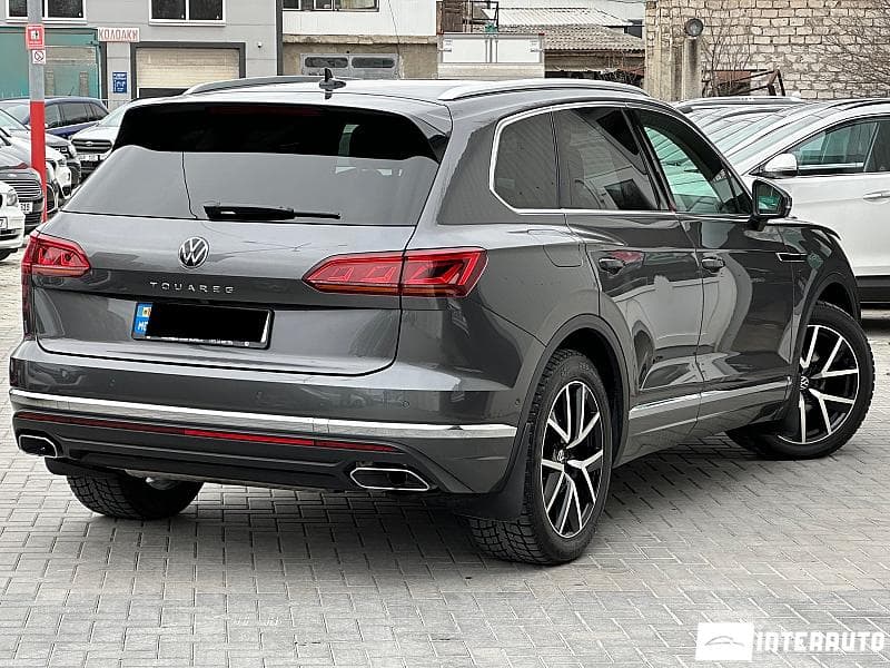 2021 Volkswagen Touareg — Miniatură 2