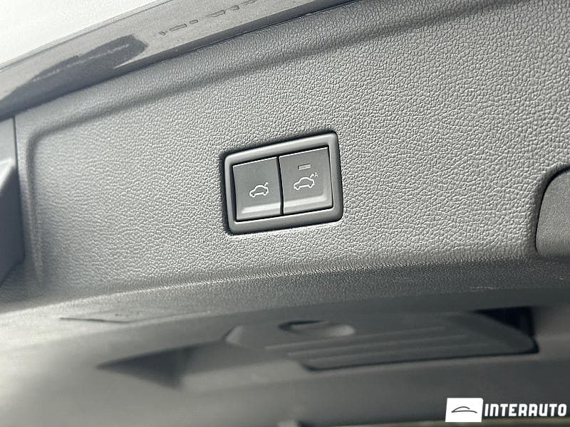 2021 Volkswagen Touareg — Miniatură 22