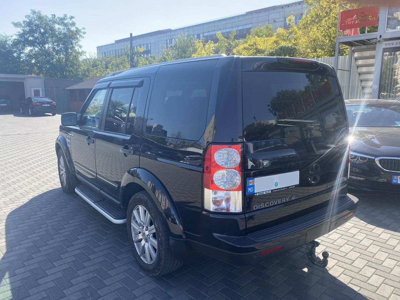 Land Rover Discovery 2011 — Миниатюра 2