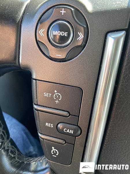 Land Rover Discovery 2011 — Миниатюра 7