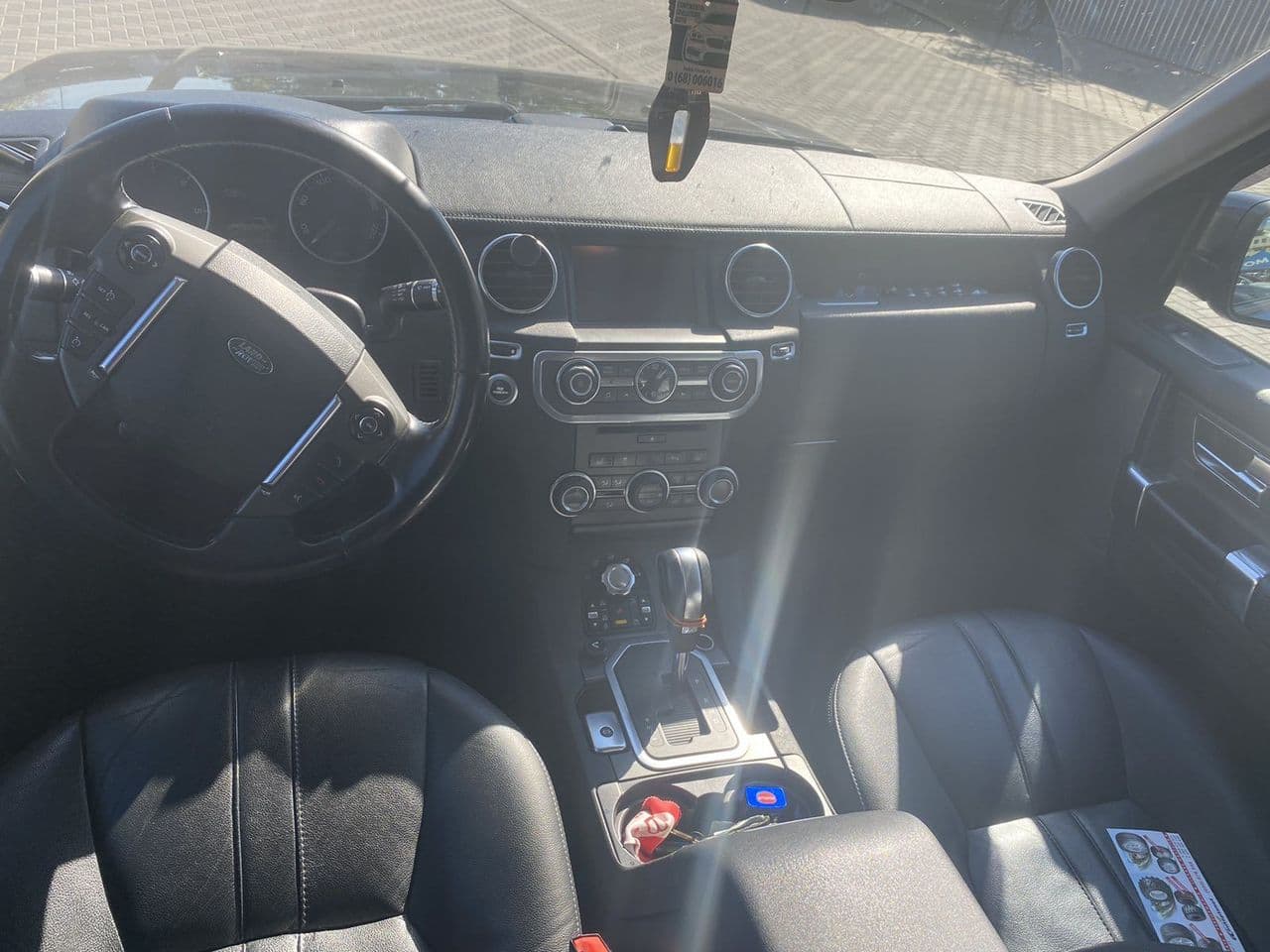 Land Rover Discovery 2011 — Миниатюра 6