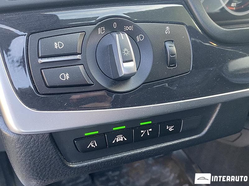 2016 BMW 520 — Miniatură 14