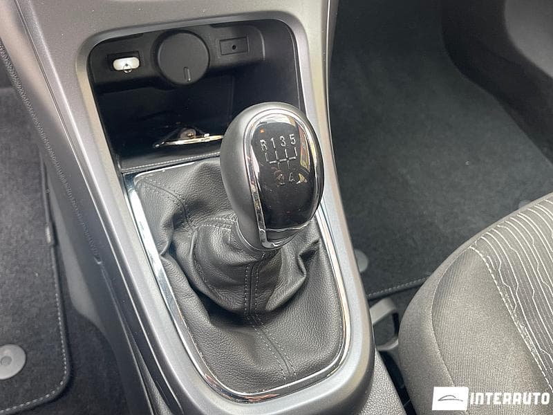 2015 Opel Astra — Miniatură 11