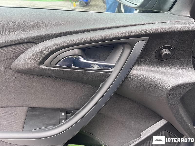 2015 Opel Astra — Miniatură 13