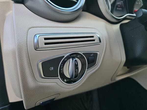 2016 Mercedes C 300 — Miniatură 17