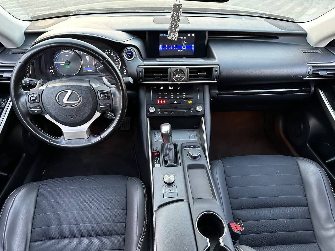 Lexus IS 300h 2018 — Миниатюра 7