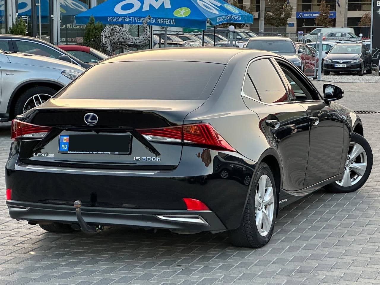 Lexus IS 300h 2018 — Миниатюра 4