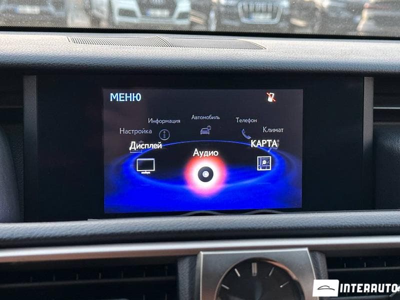 Lexus IS 300h 2018 — Миниатюра 11