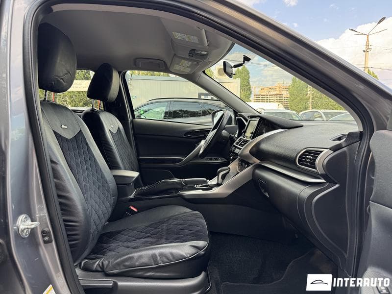 Mitsubishi Eclipse Cross 2018 — Миниатюра 15