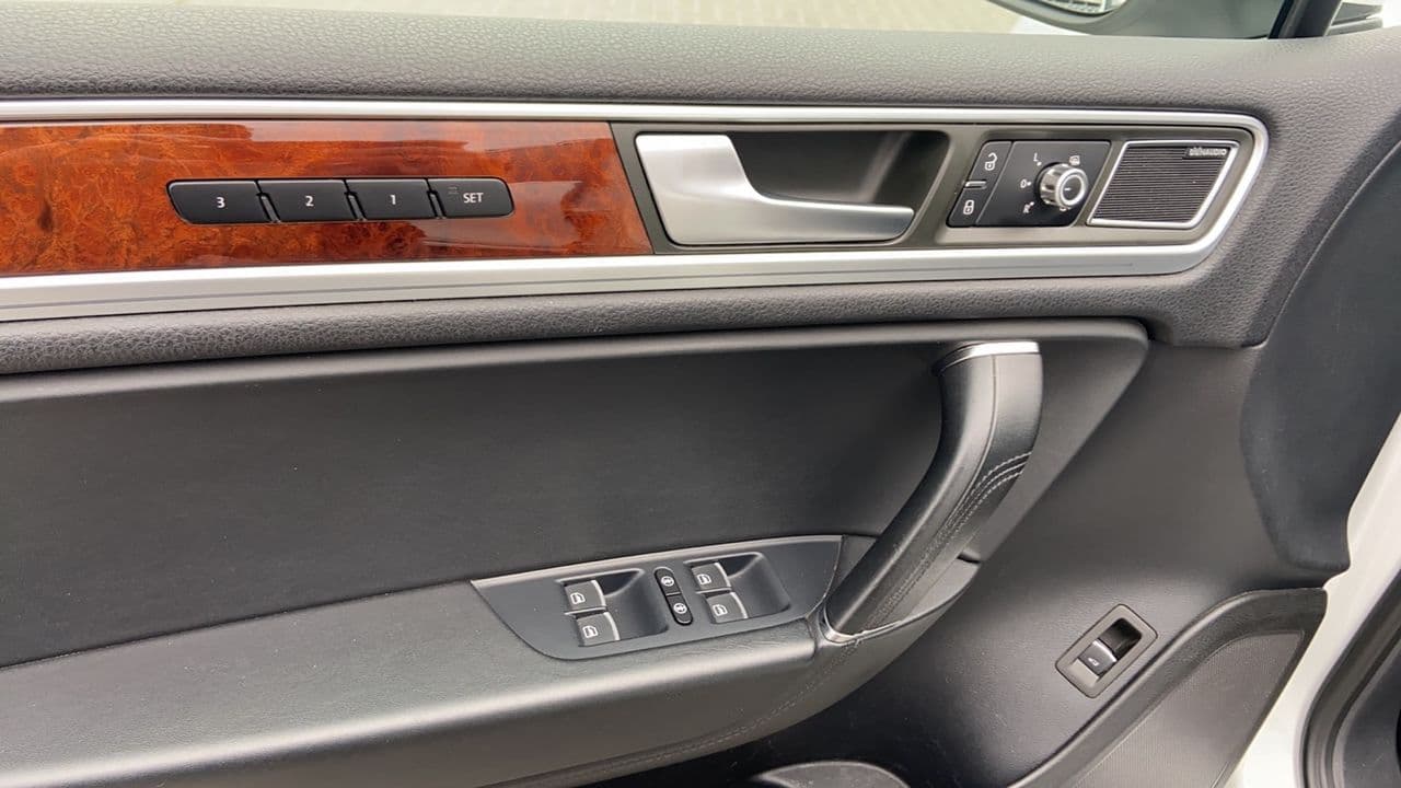 Volkswagen Touareg 2013 — Миниатюра 5