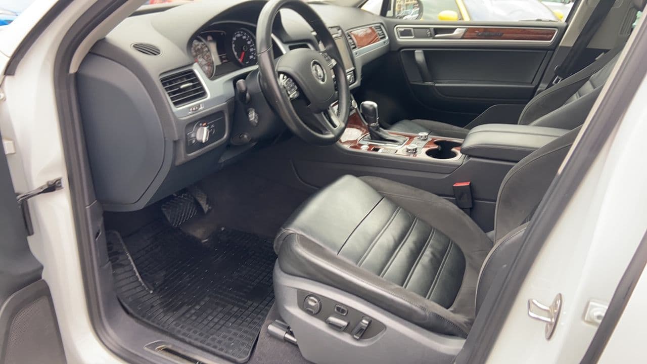 Volkswagen Touareg 2013 — Миниатюра 6