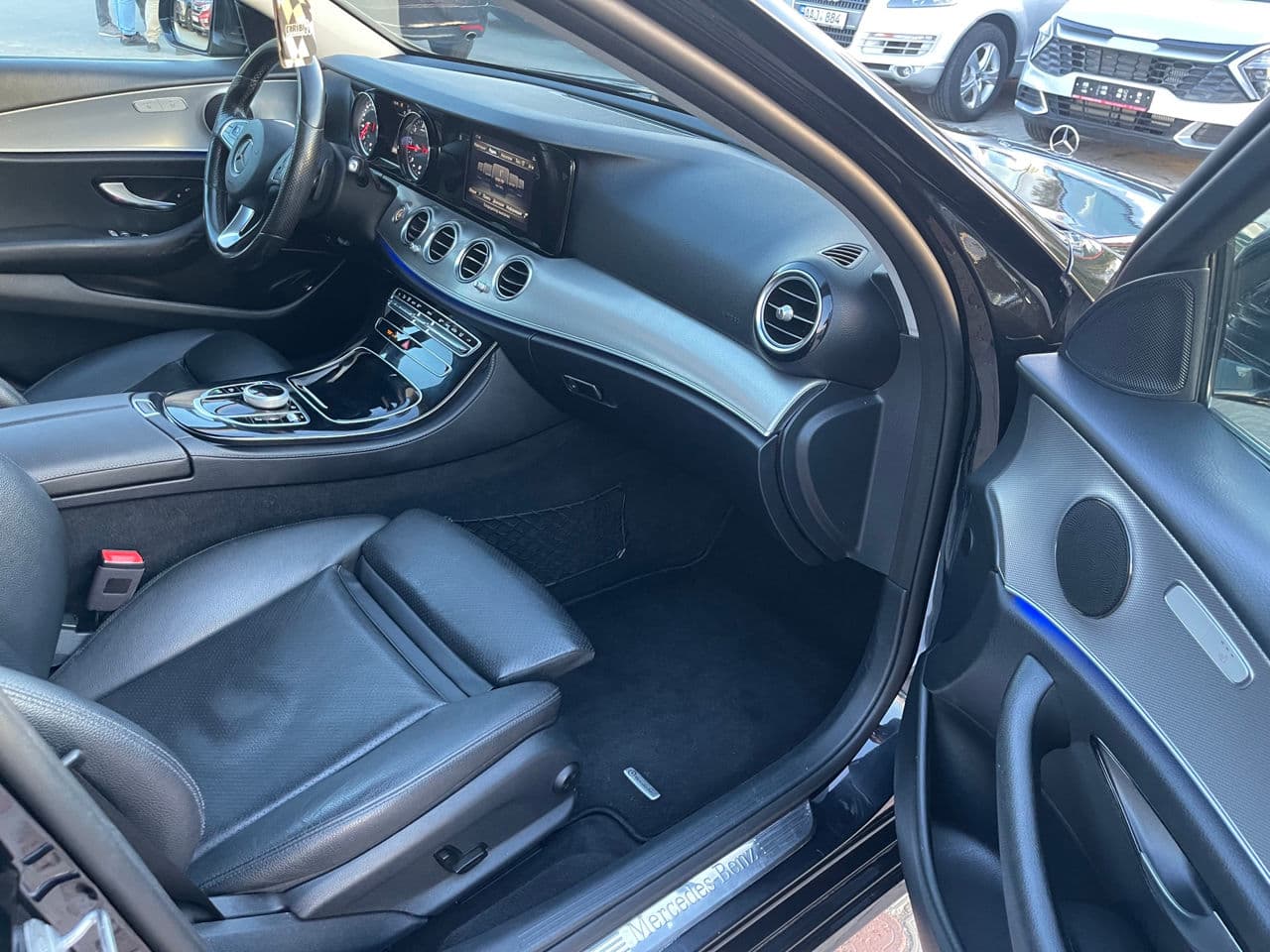 Mercedes E 220 2017 — Миниатюра 13