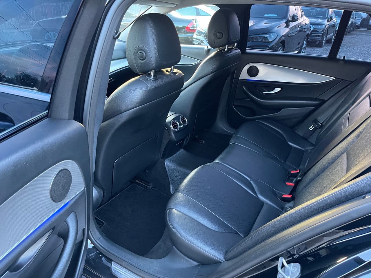 Mercedes E 220 2017 — Миниатюра 14