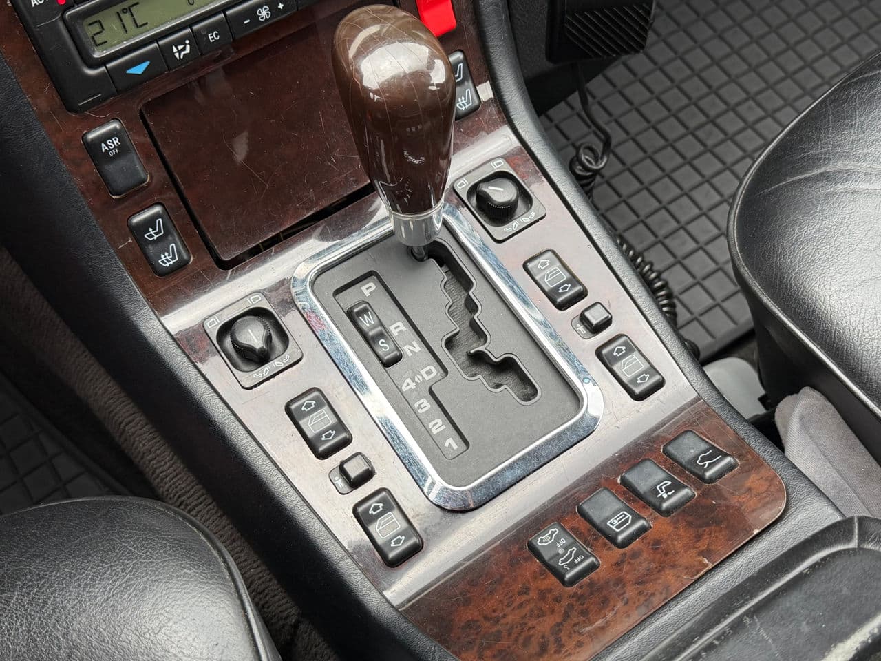 Mercedes S 320 1996 — Миниатюра 13