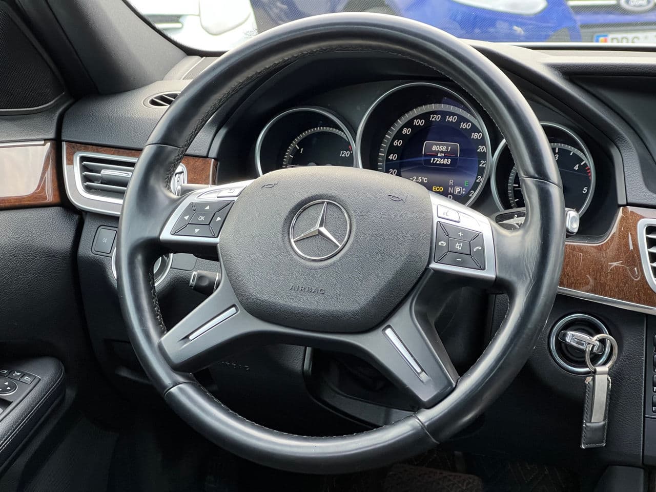 Mercedes E 220 2013 — Миниатюра 7