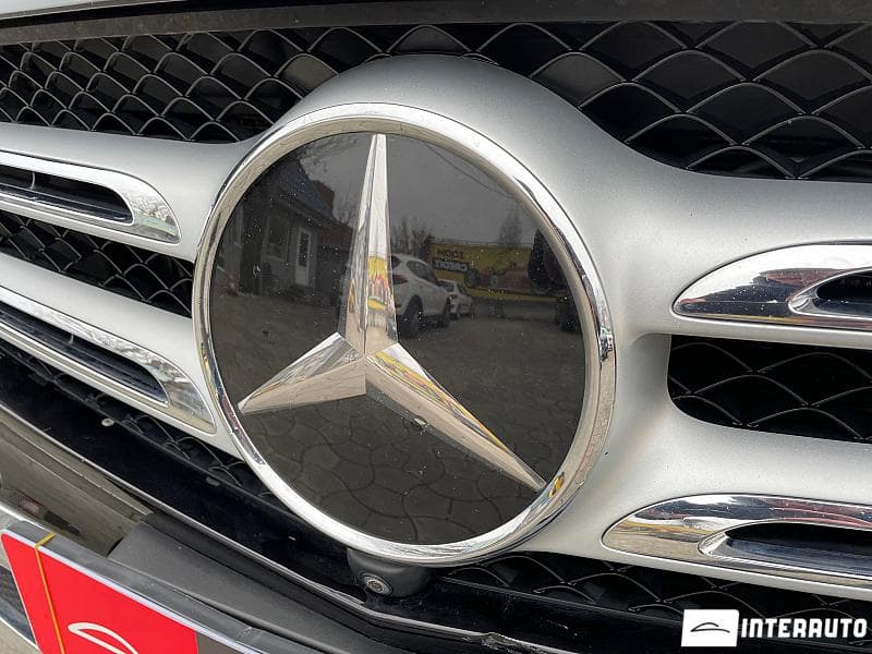 2017 Mercedes GLC 350e — Miniatură 3