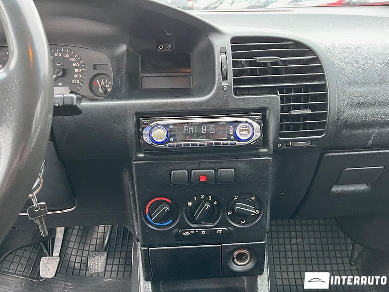 2001 Opel Zafira — Miniatură 10