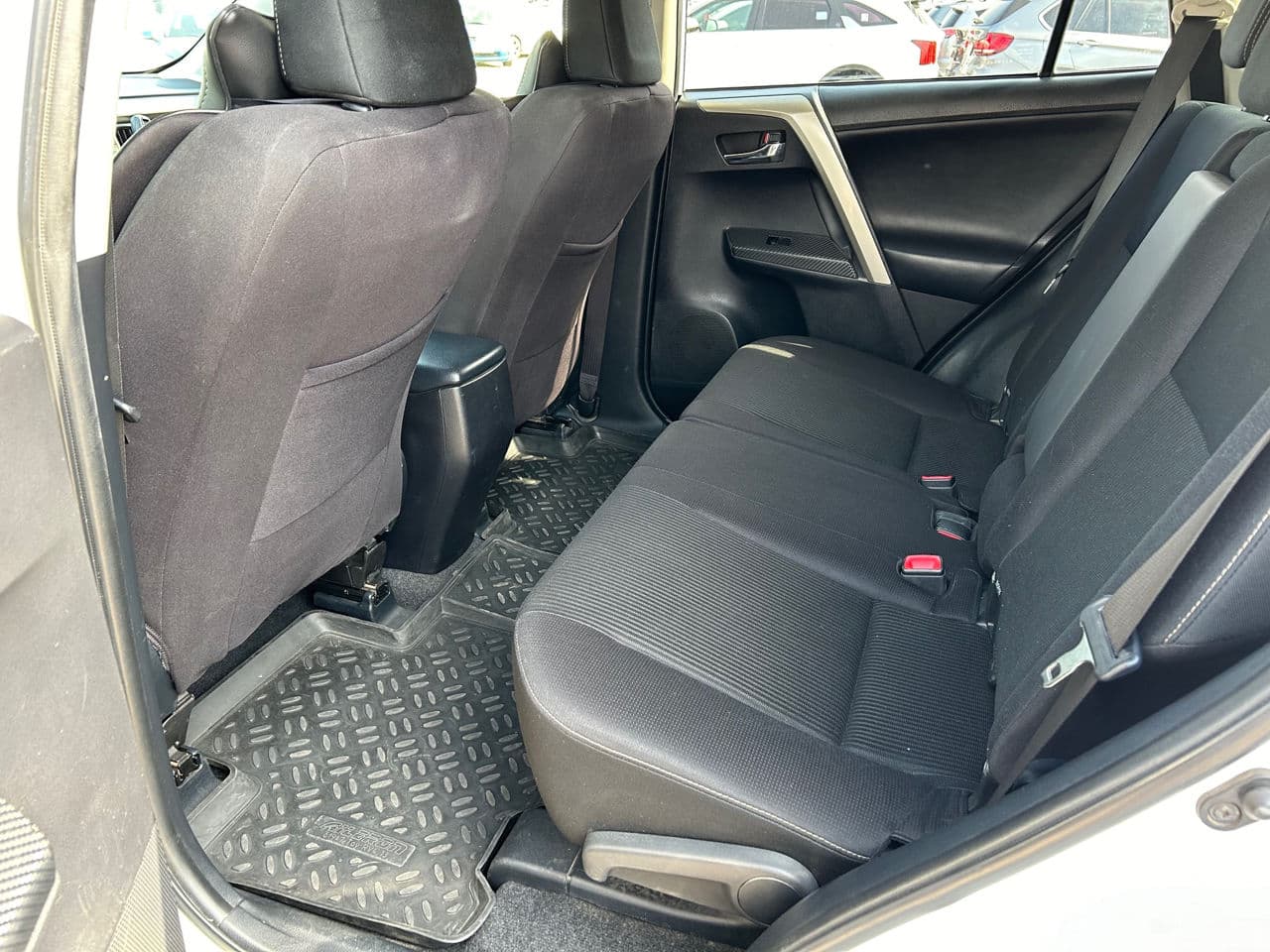 Toyota Rav-4 2015 — Миниатюра 16