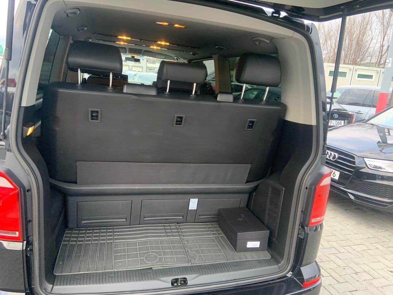 Volkswagen Multivan 2015 — Миниатюра 18