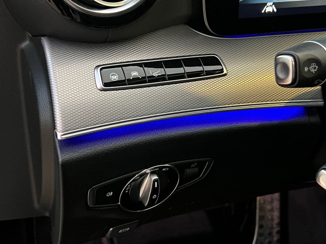 Mercedes E 220 2016 — Миниатюра 8