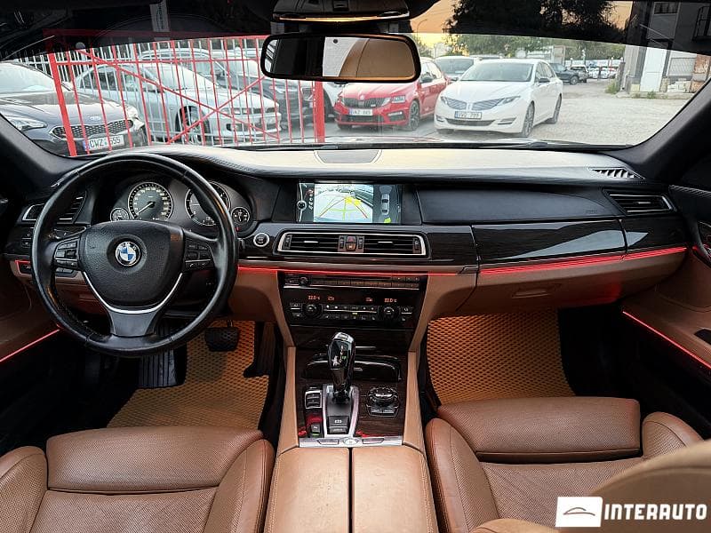 BMW 730 2011 — Миниатюра 8