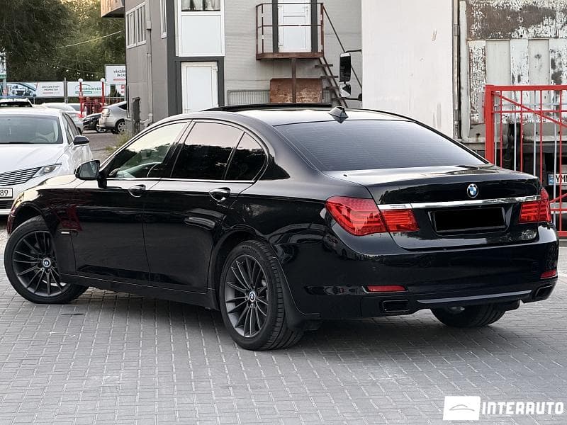 BMW 730 2011 — Миниатюра 2