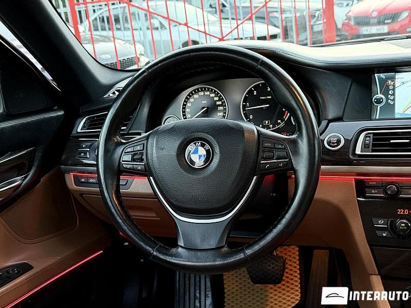 BMW 730 2011 — Миниатюра 9