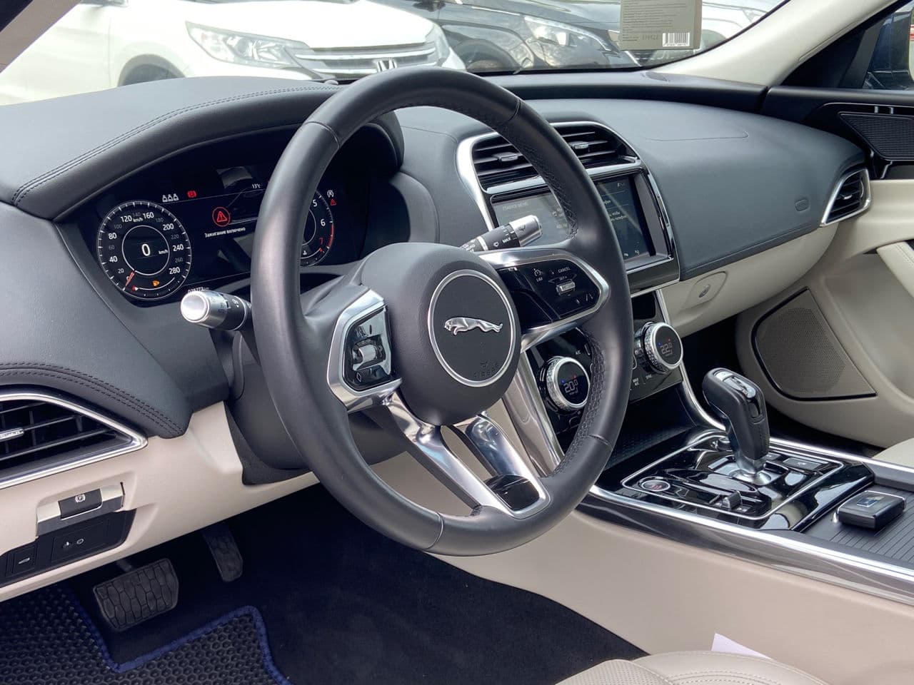 Jaguar XE 2020 — Миниатюра 8