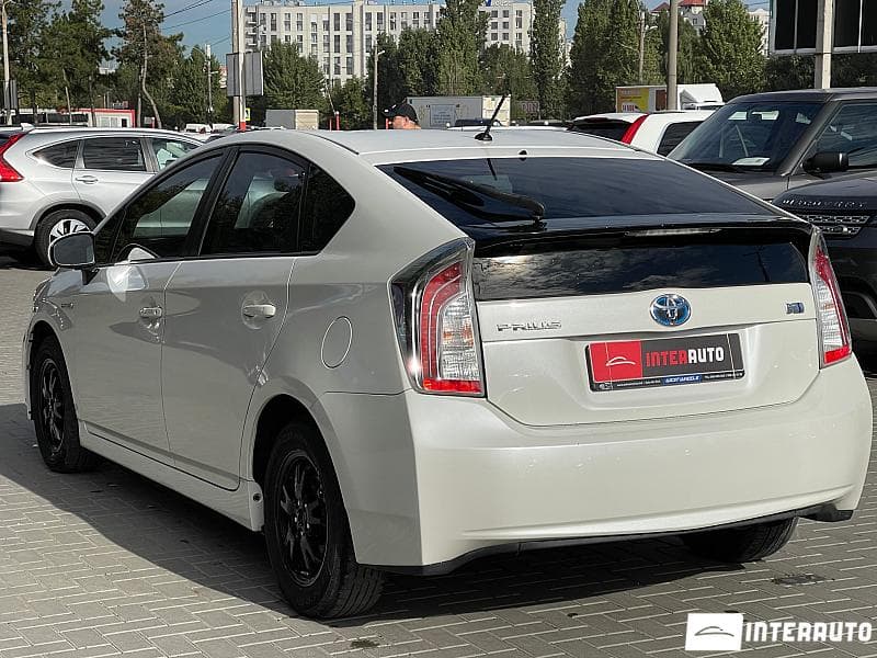 2014 Toyota Prius — Miniatură 4