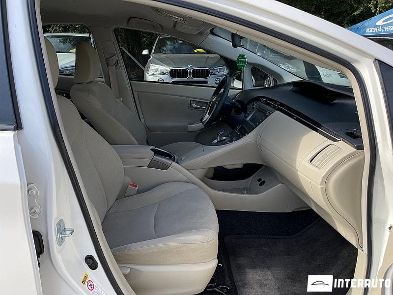 2014 Toyota Prius — Miniatură 14