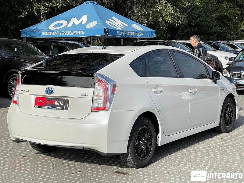 2014 Toyota Prius — Miniatură 3