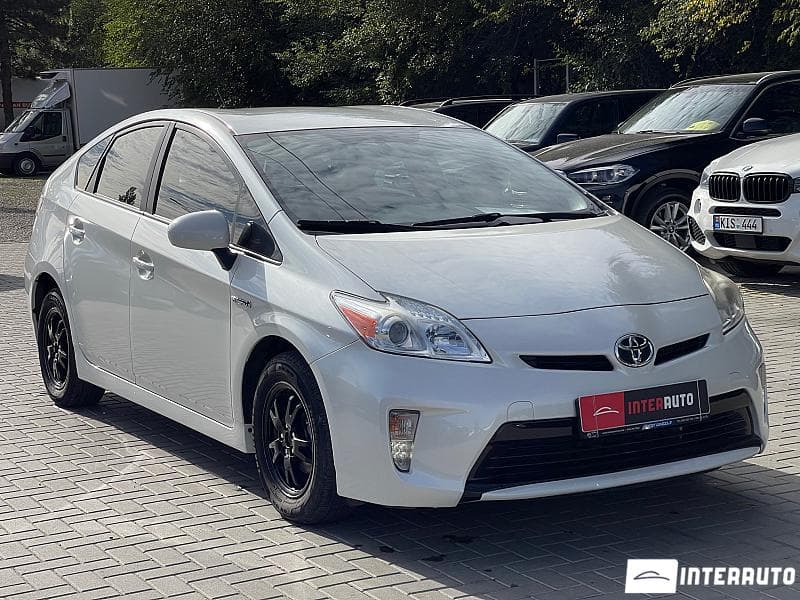 2014 Toyota Prius — Miniatură 2