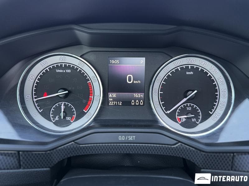 Skoda Superb 2018 — Миниатюра 13