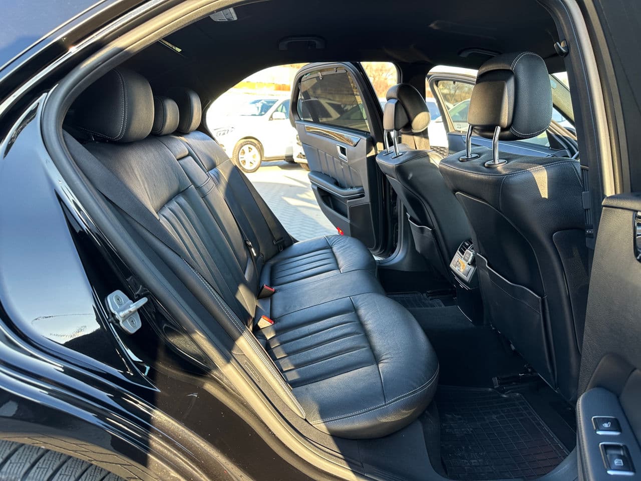 Mercedes E 250 2013 — Миниатюра 16