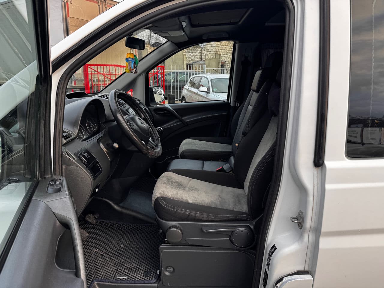 Mercedes Vito 2011 — Миниатюра 5