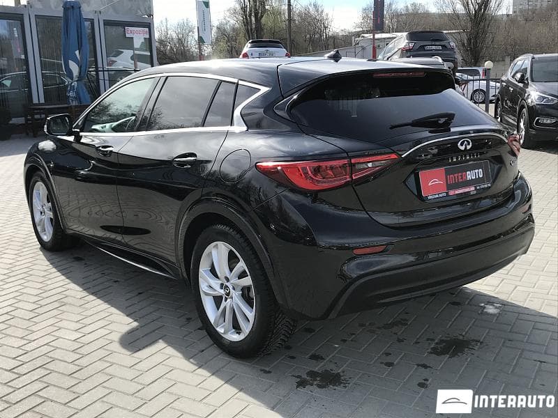2017 Infiniti Q30 — Miniatură 4