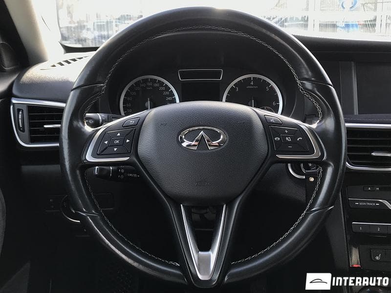 2017 Infiniti Q30 — Miniatură 9