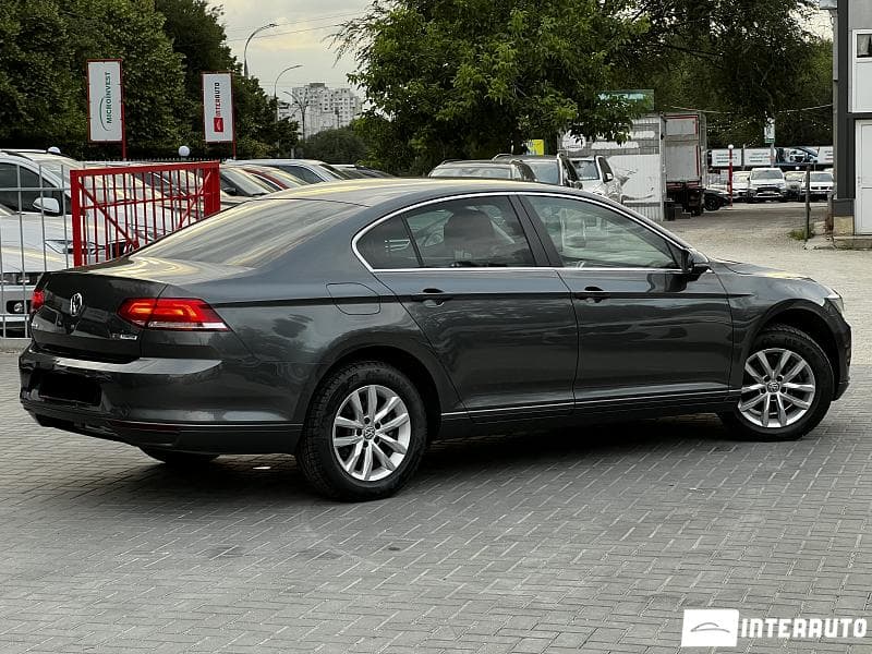 2016 Volkswagen Passat — Miniatură 4