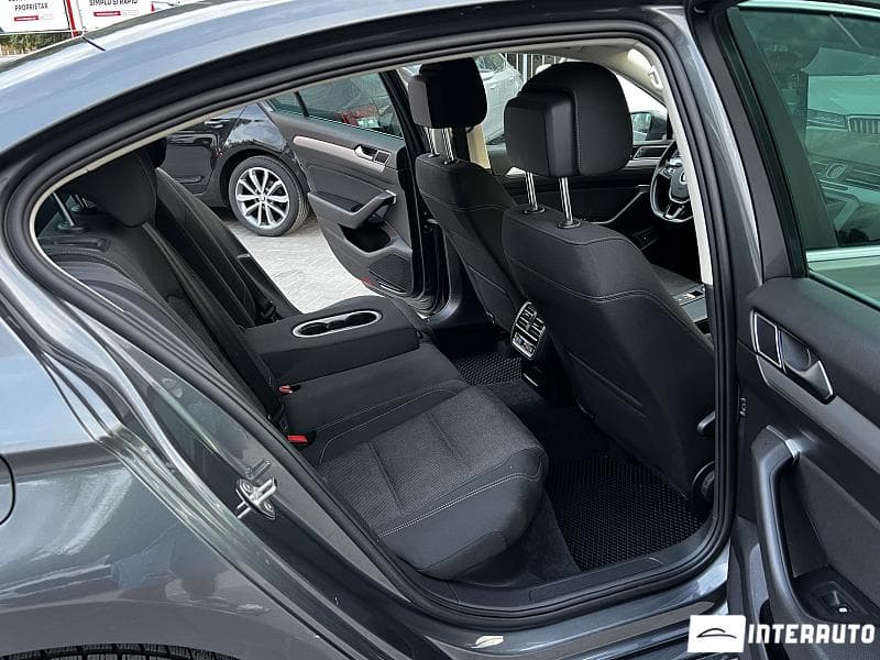 2016 Volkswagen Passat — Miniatură 9