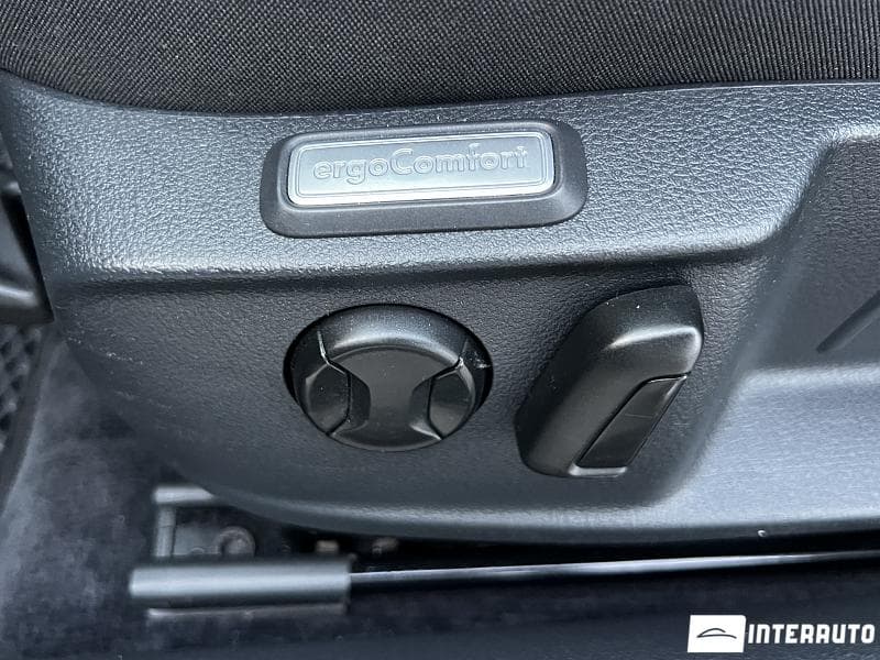 2016 Volkswagen Passat — Miniatură 16