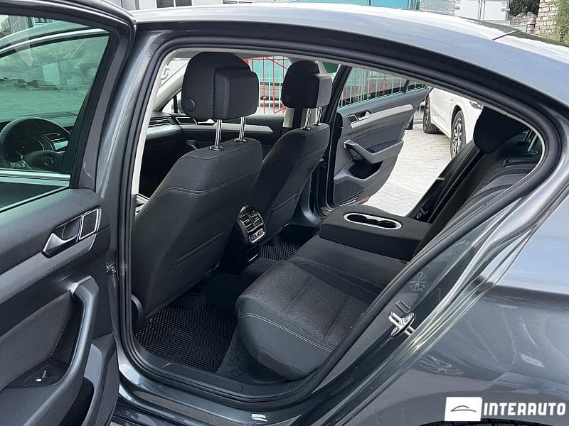 2016 Volkswagen Passat — Miniatură 8