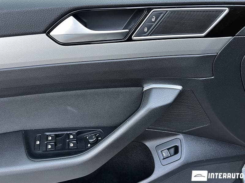 2016 Volkswagen Passat — Miniatură 18
