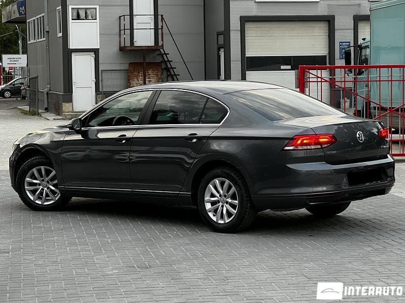 2016 Volkswagen Passat — Miniatură 2