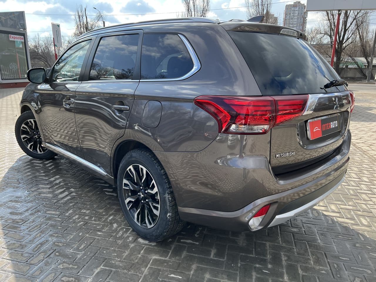 Mitsubishi Outlander 2018 — Миниатюра 3