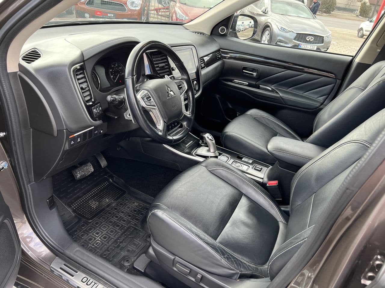 Mitsubishi Outlander 2018 — Миниатюра 14