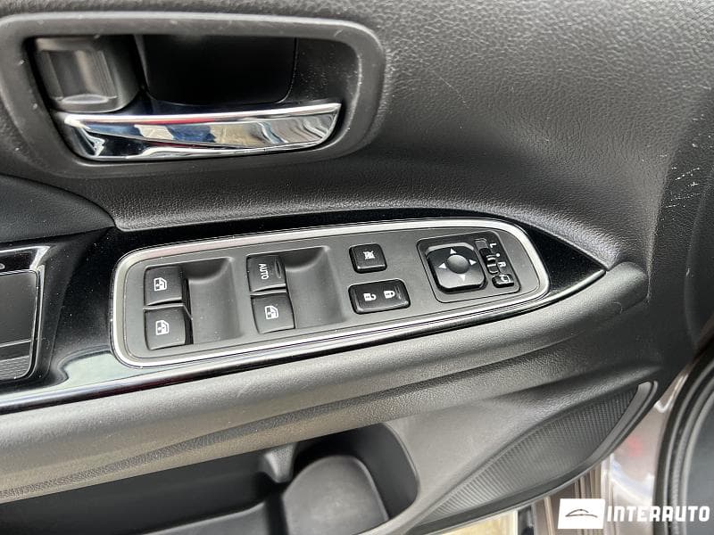 Mitsubishi Outlander 2018 — Миниатюра 11