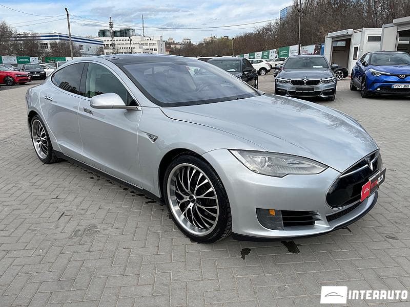 Tesla Model S 2013 — Миниатюра 3