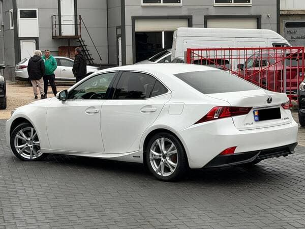 Lexus IS 300h 2014 — Миниатюра 3