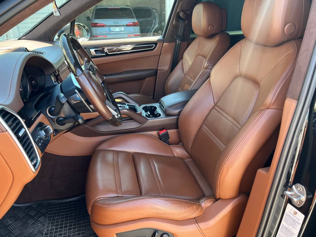 Porsche Cayenne 2022 — Миниатюра 7